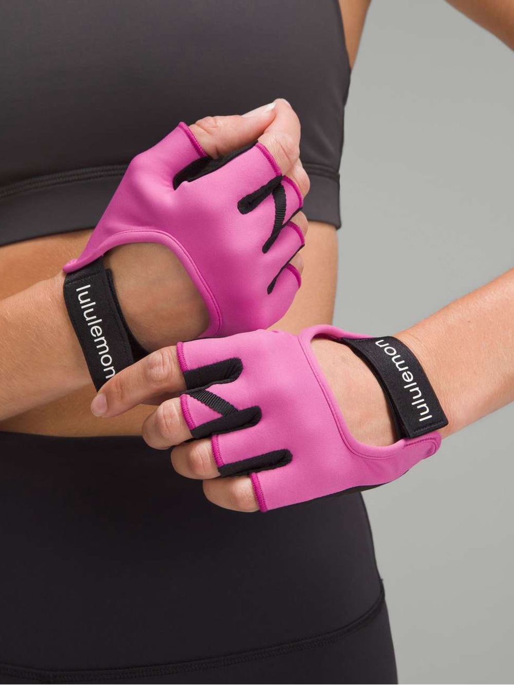 NWT Lululemon Wunder Train Gloves - XS/S (Pow Pink/Black)